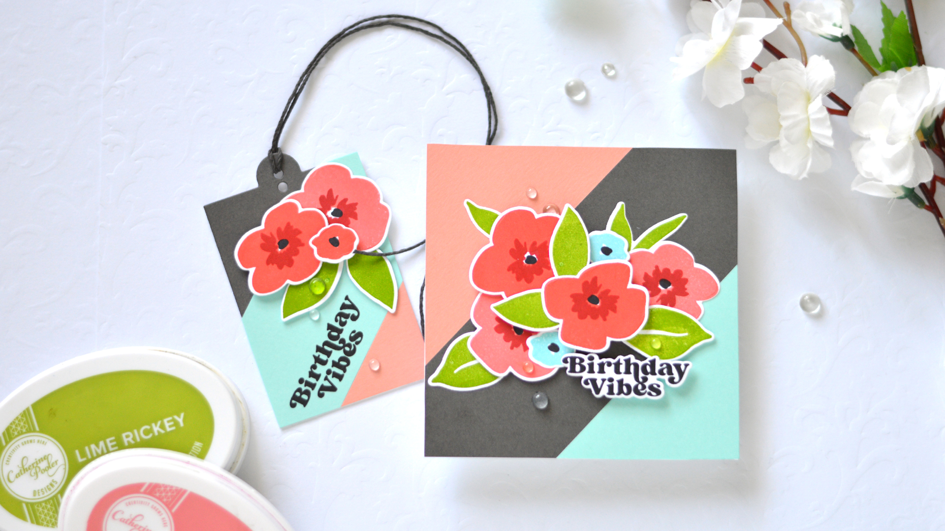 How to Use a Colour Blocked Backgrounds the EASY Way!